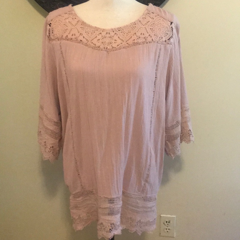 Suzanne Betro pink lace tunic